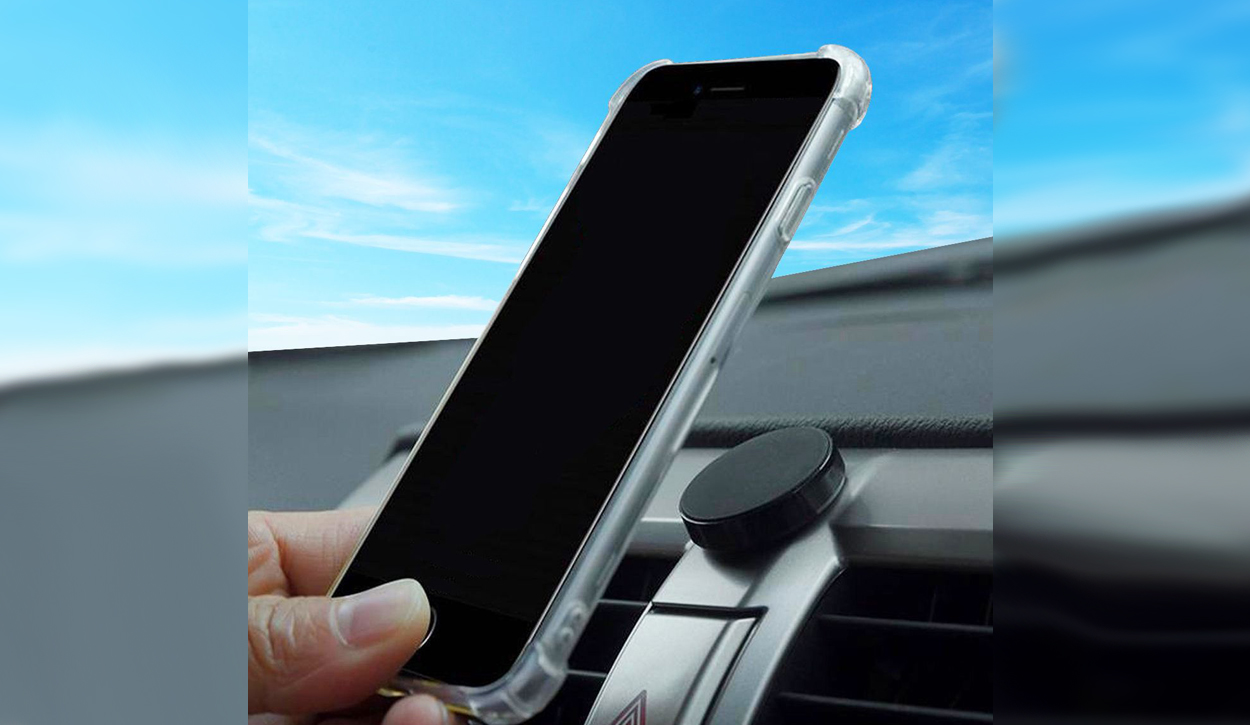 Los soportes de teléfono te pueden salvar la vida cuando vas al volante:  conoce sus ventajas