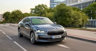 Aspecto del nuevo Skoda Superb 2024 / SKODA