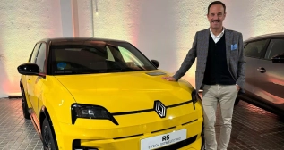 Sébastien Guigues con el nuevo Renault 5